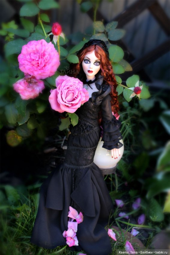Пока ещё цветут розы — Куклы