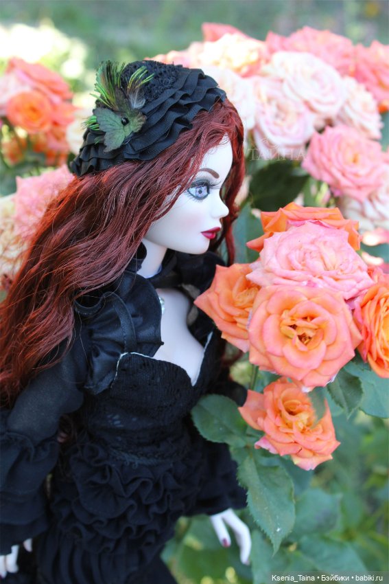 Пока ещё цветут розы — Куклы