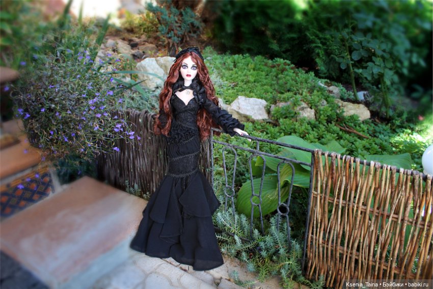 Пока ещё цветут розы — Куклы