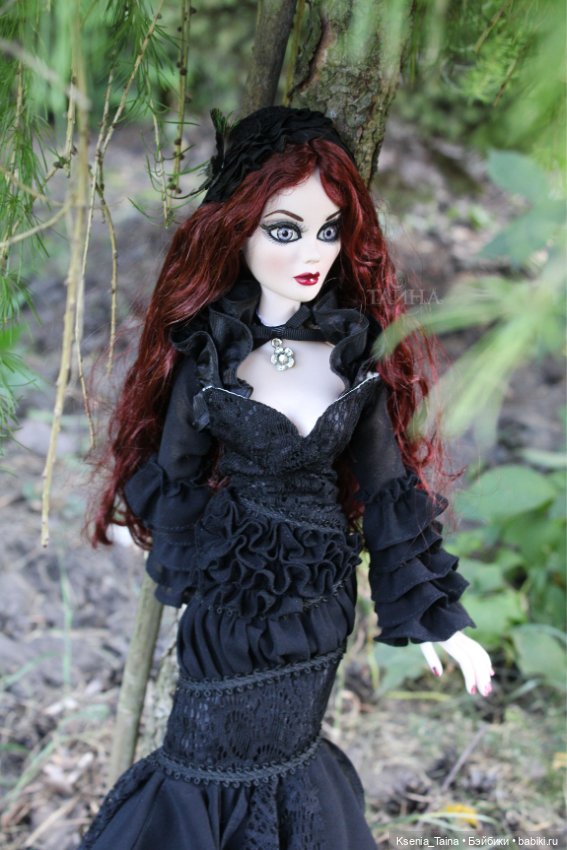 Пока ещё цветут розы — Куклы