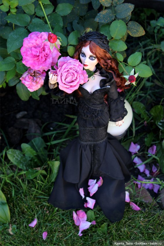 Пока ещё цветут розы — Куклы