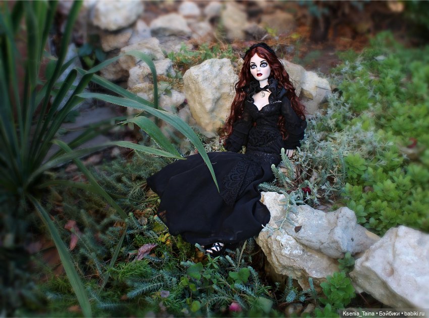 Пока ещё цветут розы — Куклы