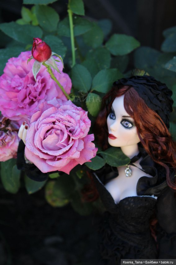 Пока ещё цветут розы — Куклы