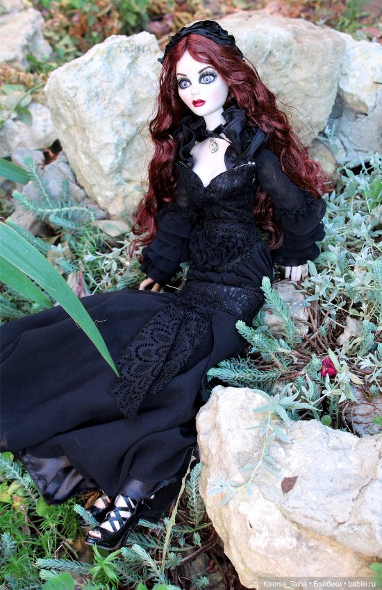 Пока ещё цветут розы — Куклы