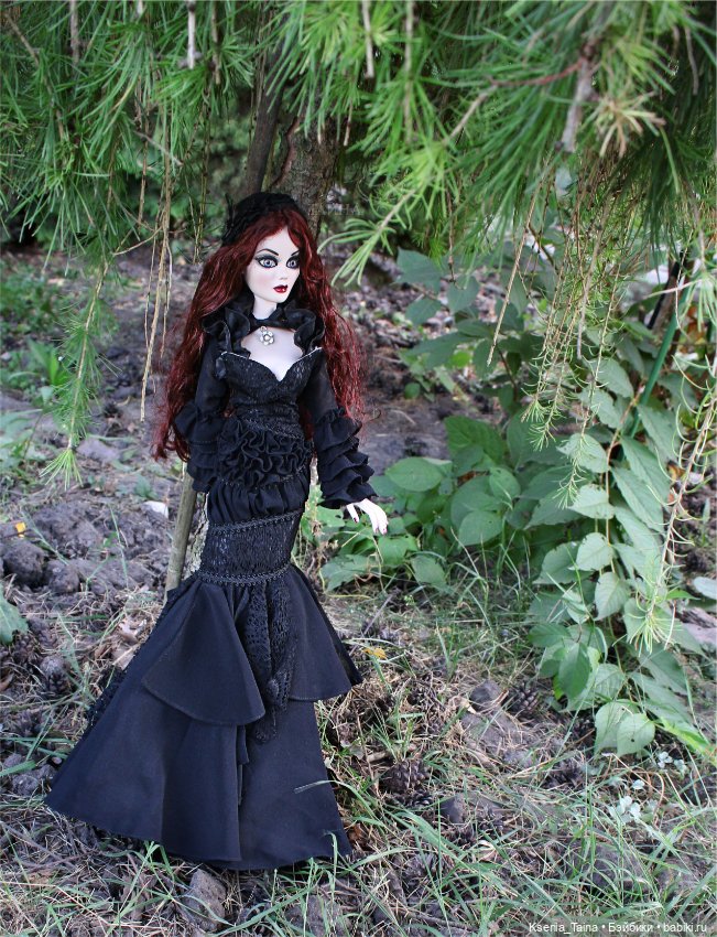 Пока ещё цветут розы — Куклы