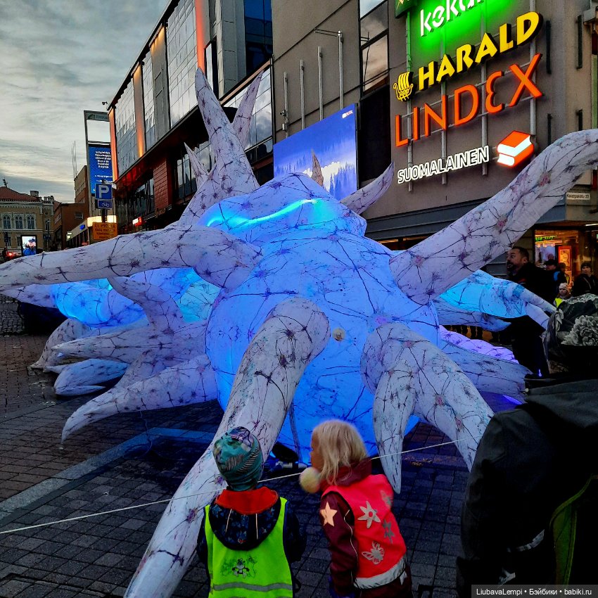 Город света или как Эмиль с Машуней по городу бродили (фото 8)
