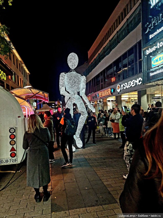 Город света или как Эмиль с Машуней по городу бродили