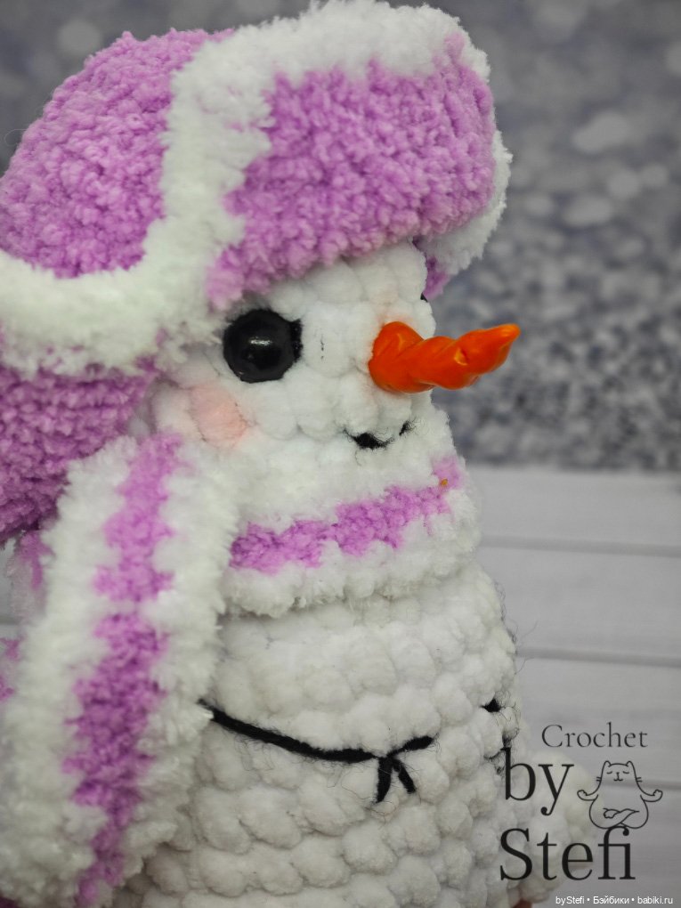 Снеговичок в шапке-ушанке