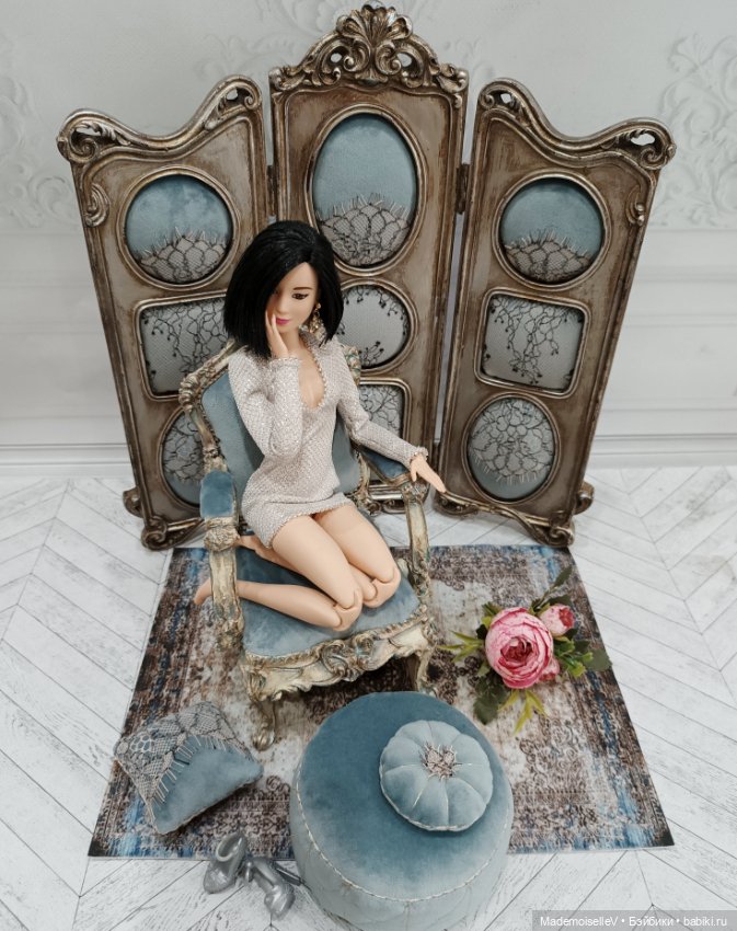 Девушка с обложки — Мебель для кукол и домиков: фото