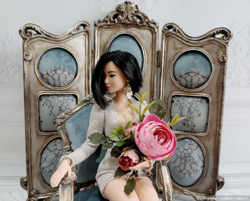 Девушка с обложки — Мебель для кукол и домиков: фото