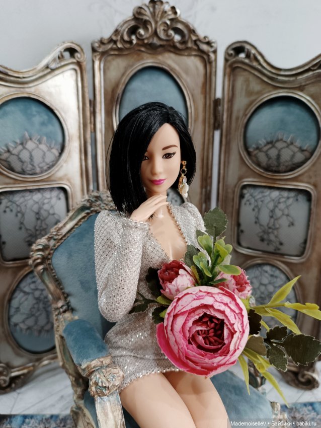 Девушка с обложки — Мебель для кукол и домиков: фото