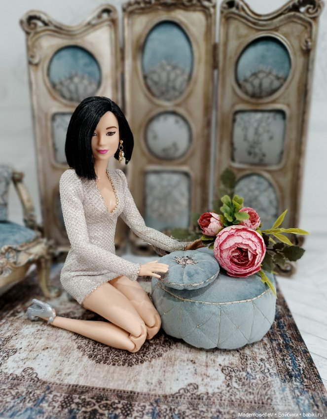 Девушка с обложки — Мебель для кукол и домиков: фото