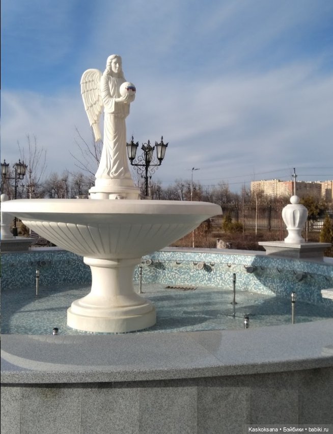 Солнце, ветер, город. Храмовый сквер