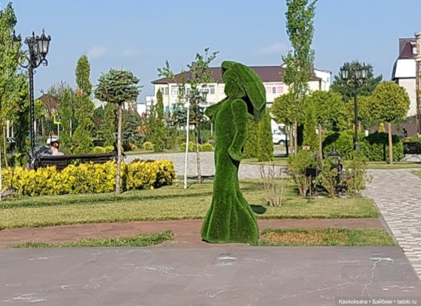 Солнце, ветер, город. Храмовый сквер