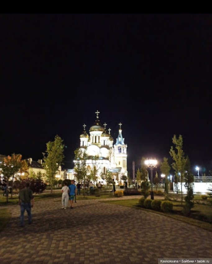 Солнце, ветер, город. Храмовый сквер