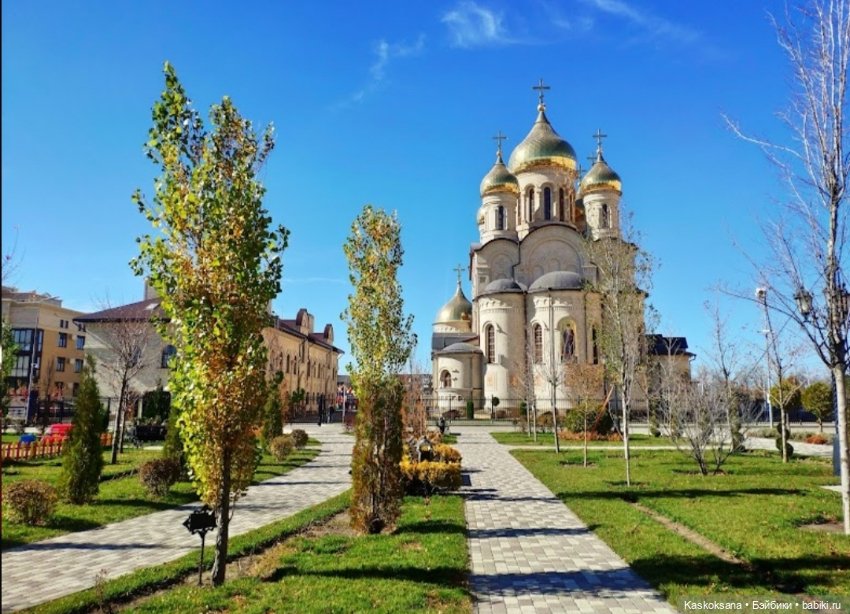 Солнце, ветер, город. Храмовый сквер
