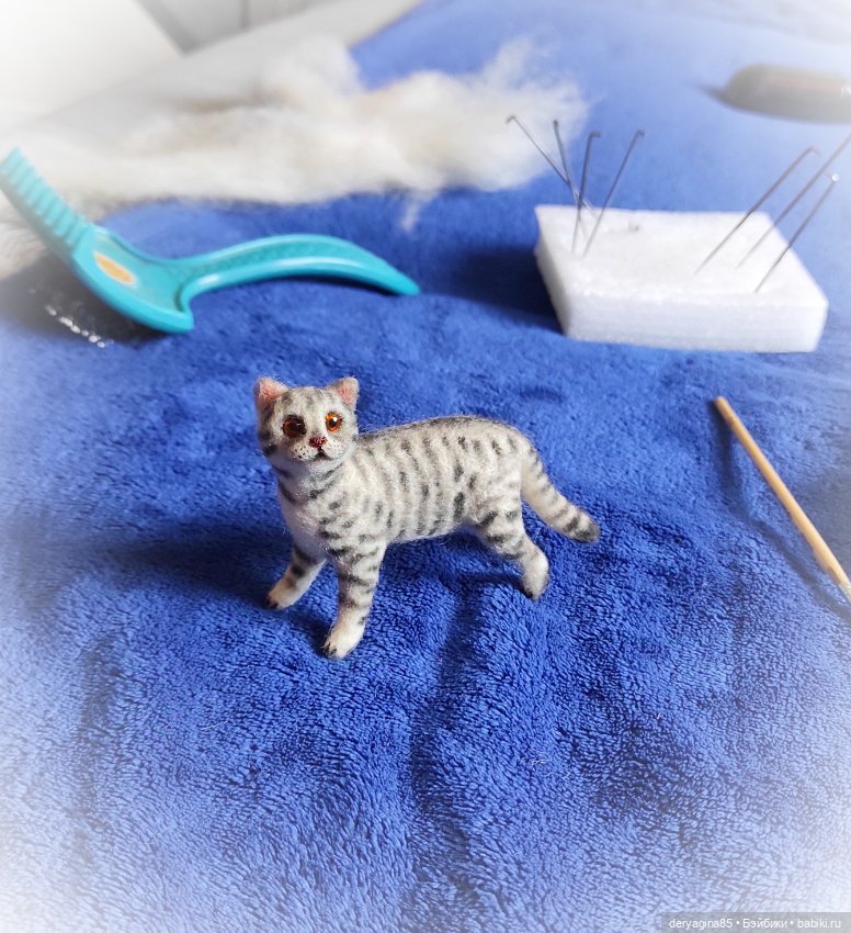 Котик в процессе — Валяные игрушки из шерсти: сухое валяние (фото 2)