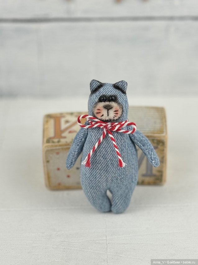 Тедди мишка Рэм с джинсовыми дружочками (фото 6)