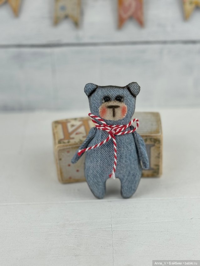 Тедди мишка Рэм с джинсовыми дружочками (фото 7)