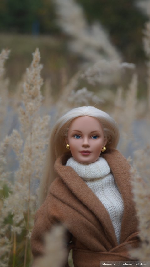 Закружилась листва золотая в розоватой воде на пруду