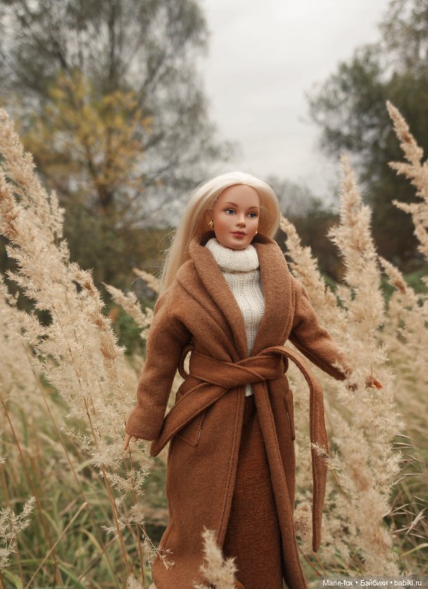 Закружилась листва золотая в розоватой воде на пруду