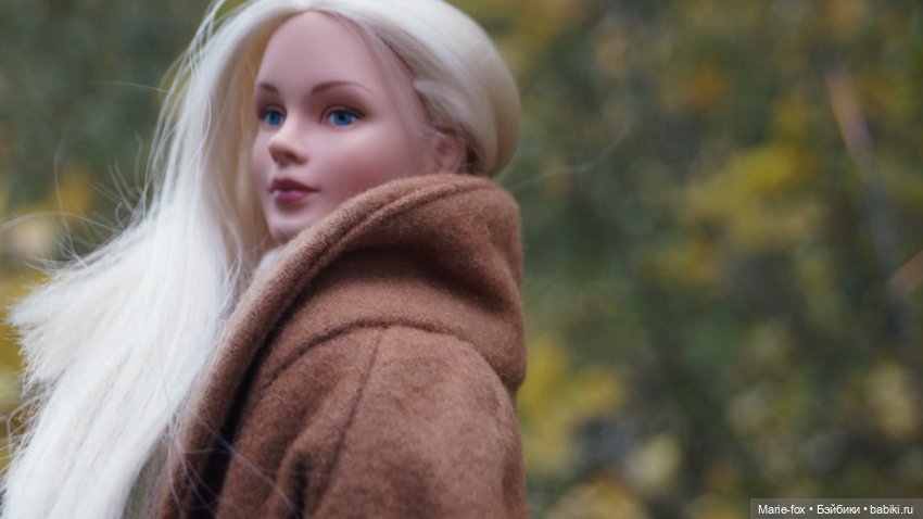 Закружилась листва золотая в розоватой воде на пруду