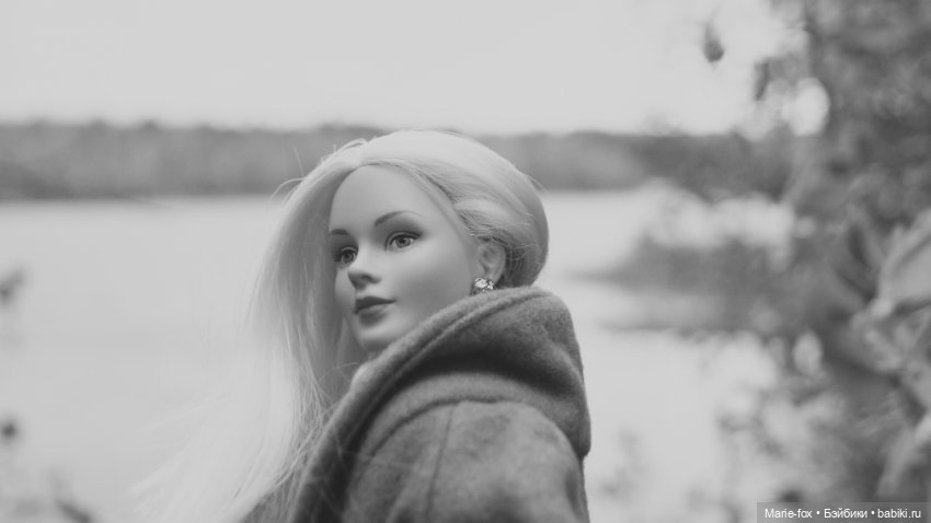 Закружилась листва золотая в розоватой воде на пруду