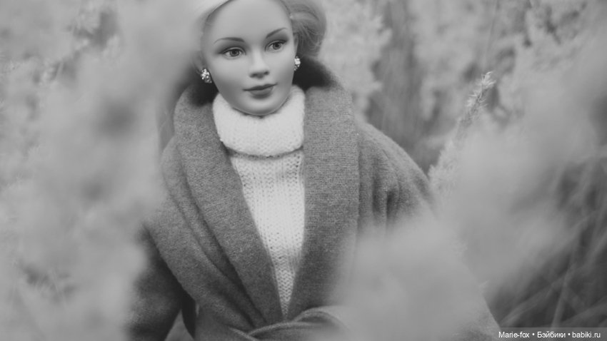 Закружилась листва золотая в розоватой воде на пруду