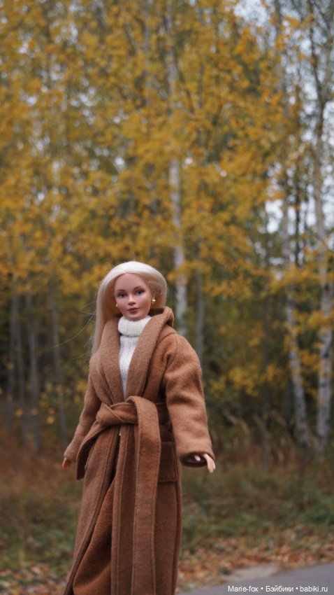 Закружилась листва золотая в розоватой воде на пруду