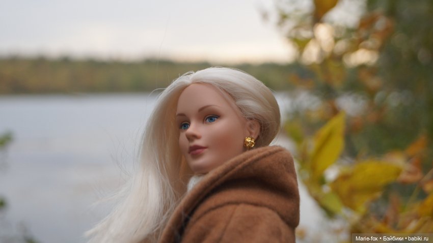 Закружилась листва золотая в розоватой воде на пруду