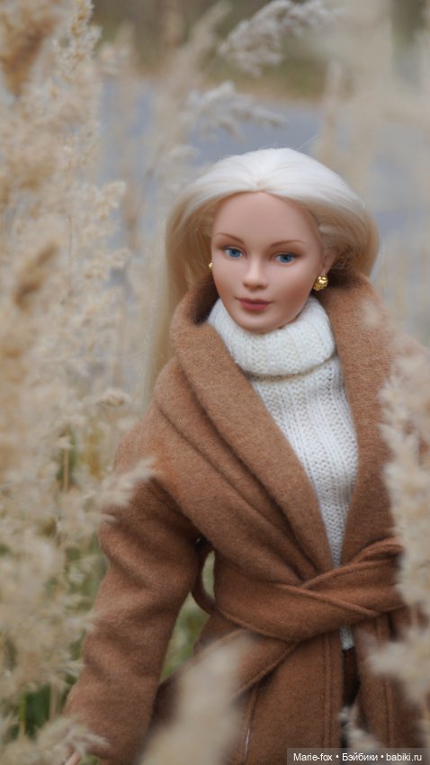 Закружилась листва золотая в розоватой воде на пруду