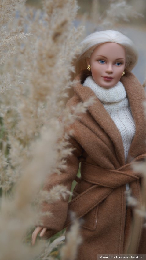 Закружилась листва золотая в розоватой воде на пруду