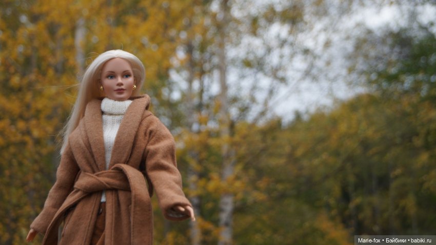 Закружилась листва золотая в розоватой воде на пруду