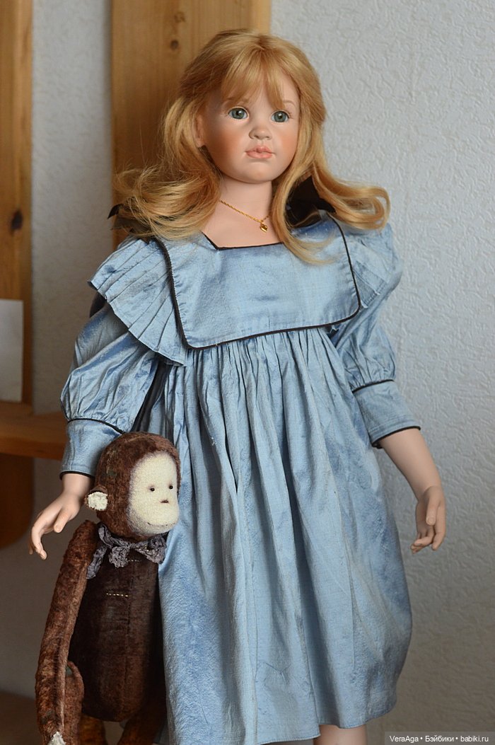 Девочка с золотыми волосами и её обезьянка (фото 7)