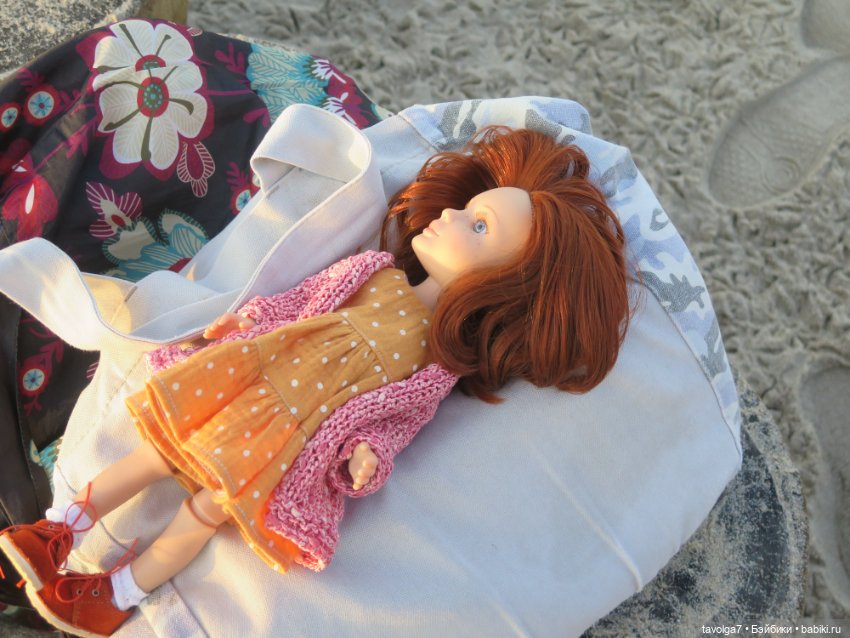 Арина "Огонёк" у моря — Российские куклы Весна