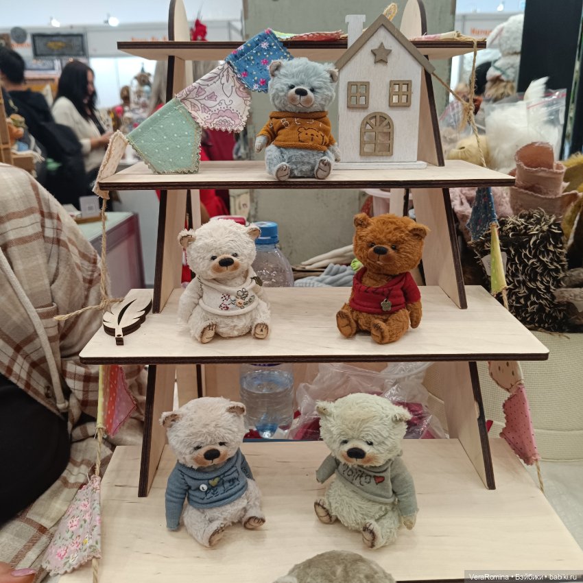 Выставка на Тишинке 2024 , Осенний бал, часть третья