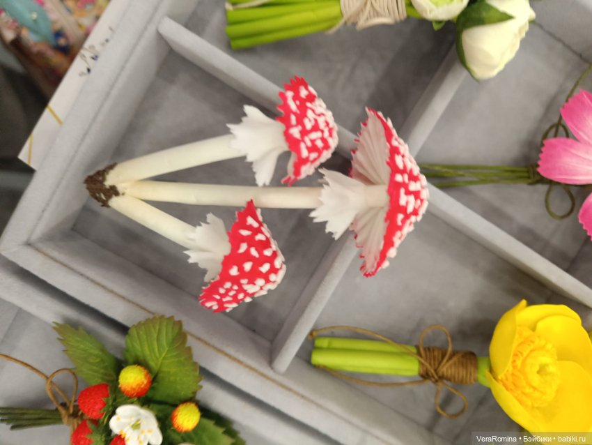 Выставка на Тишинке 2024 , Осенний бал, часть третья