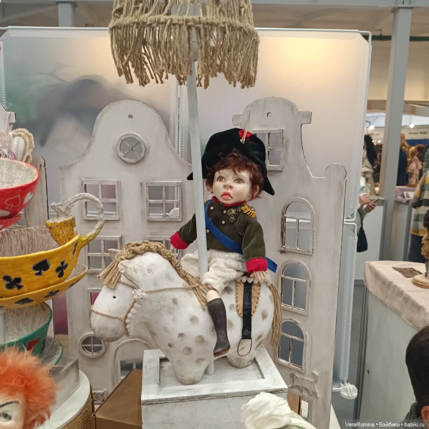 Выставка на Тишинке 2024 , Осенний бал, часть третья