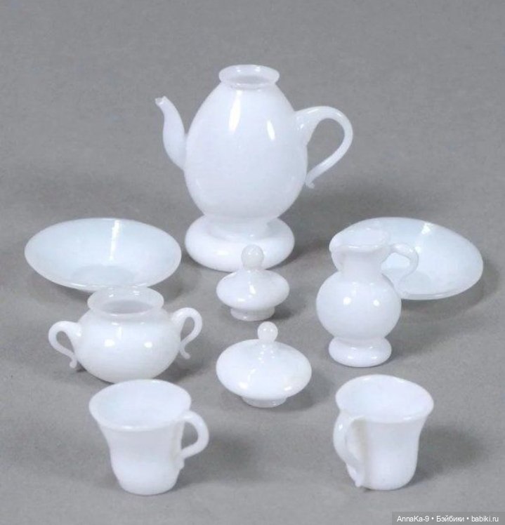 Антикварные кукольные сервизы из стекла (фото 3)