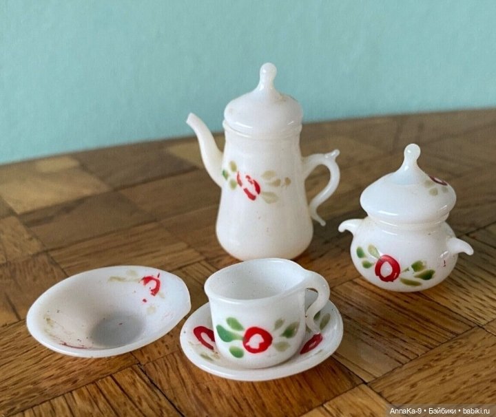 Антикварные кукольные сервизы из стекла (фото 5)