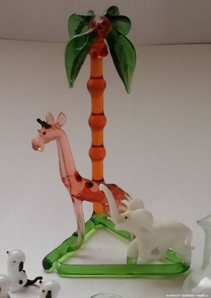 Фотоподборка антикварного стекла с аукционов