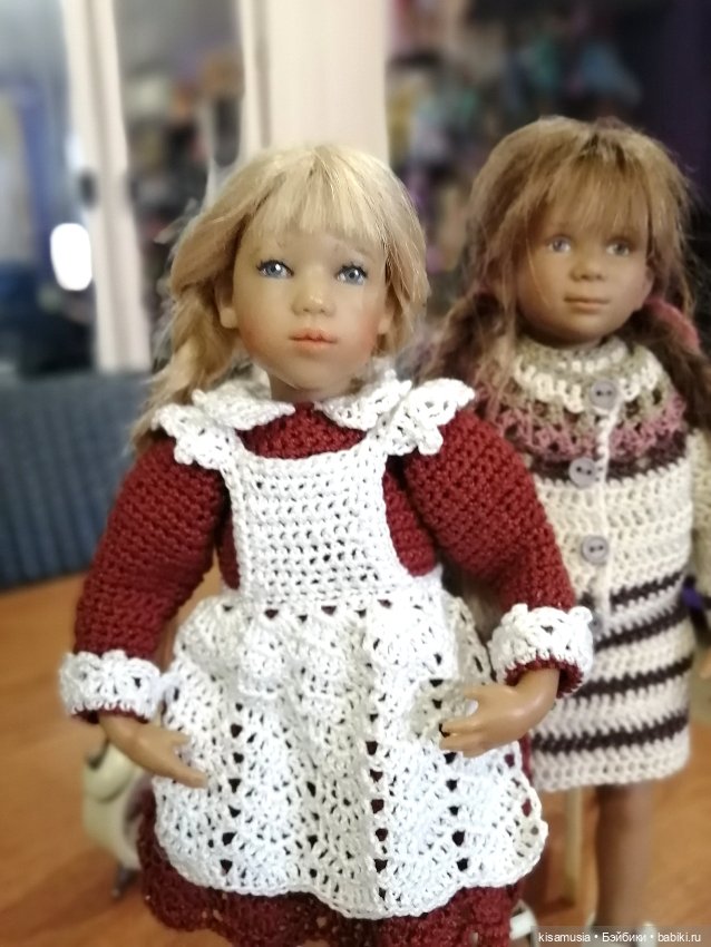 Новые вязаные наряды для куколок (фото 5)