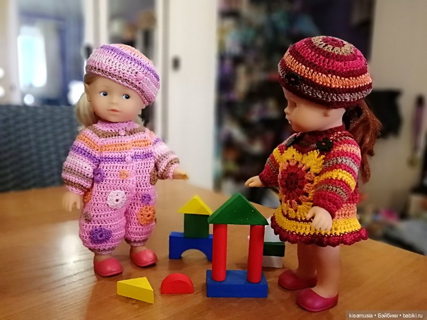 Новые вязаные наряды для куколок
