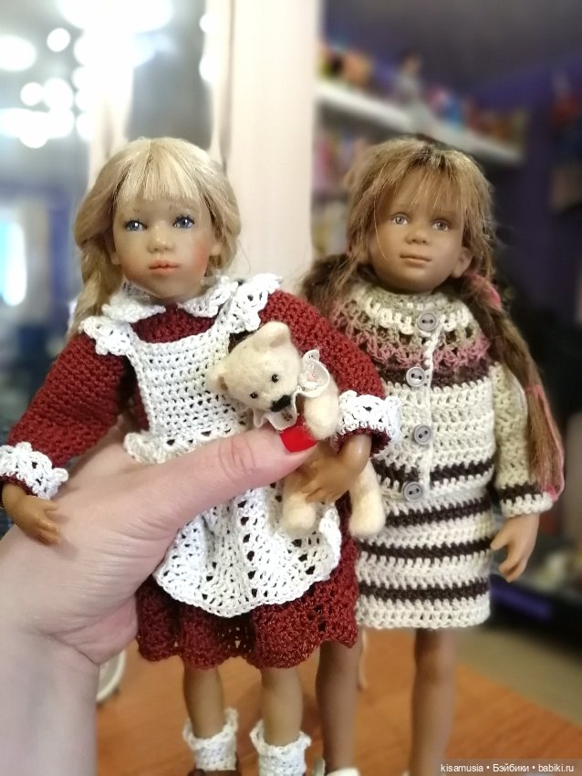 Новые вязаные наряды для куколок (фото 7)