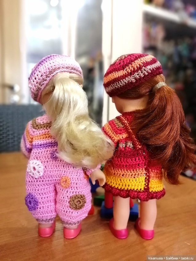 Новые вязаные наряды для куколок