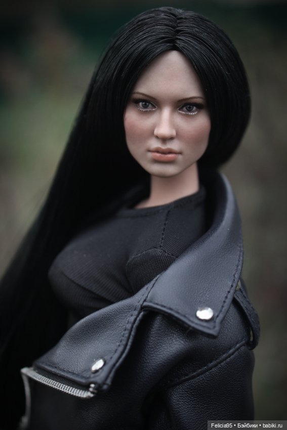 Эмили Браунинг или я вспомнила что у меня живут экшен