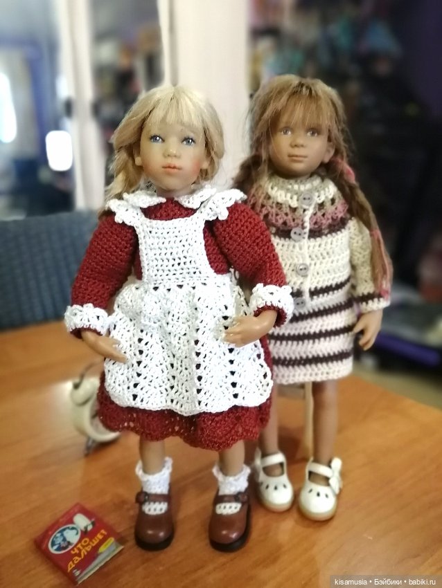 Новые вязаные наряды для куколок (фото 4)
