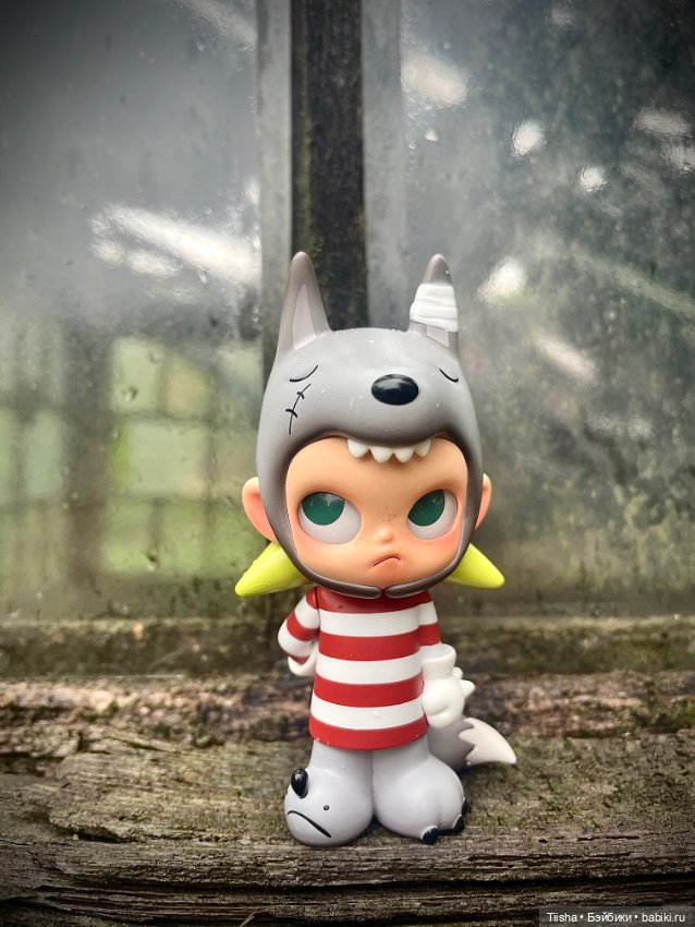 Holala Chris и волчонок от popmart