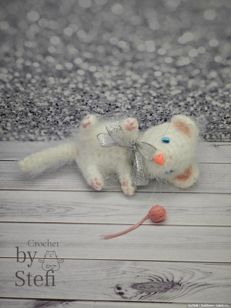 Шкодный котёнок — Вязаные игрушки и амигуруми: крючком