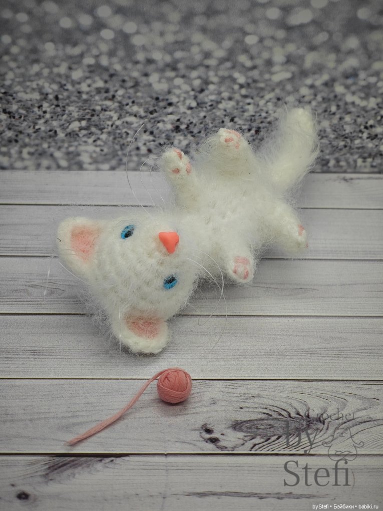 Шкодный котёнок — Вязаные игрушки и амигуруми: крючком (фото 2)